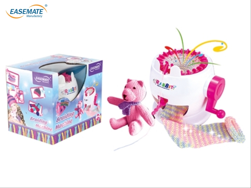 E261028 - The small white rabbit wool weaving machine